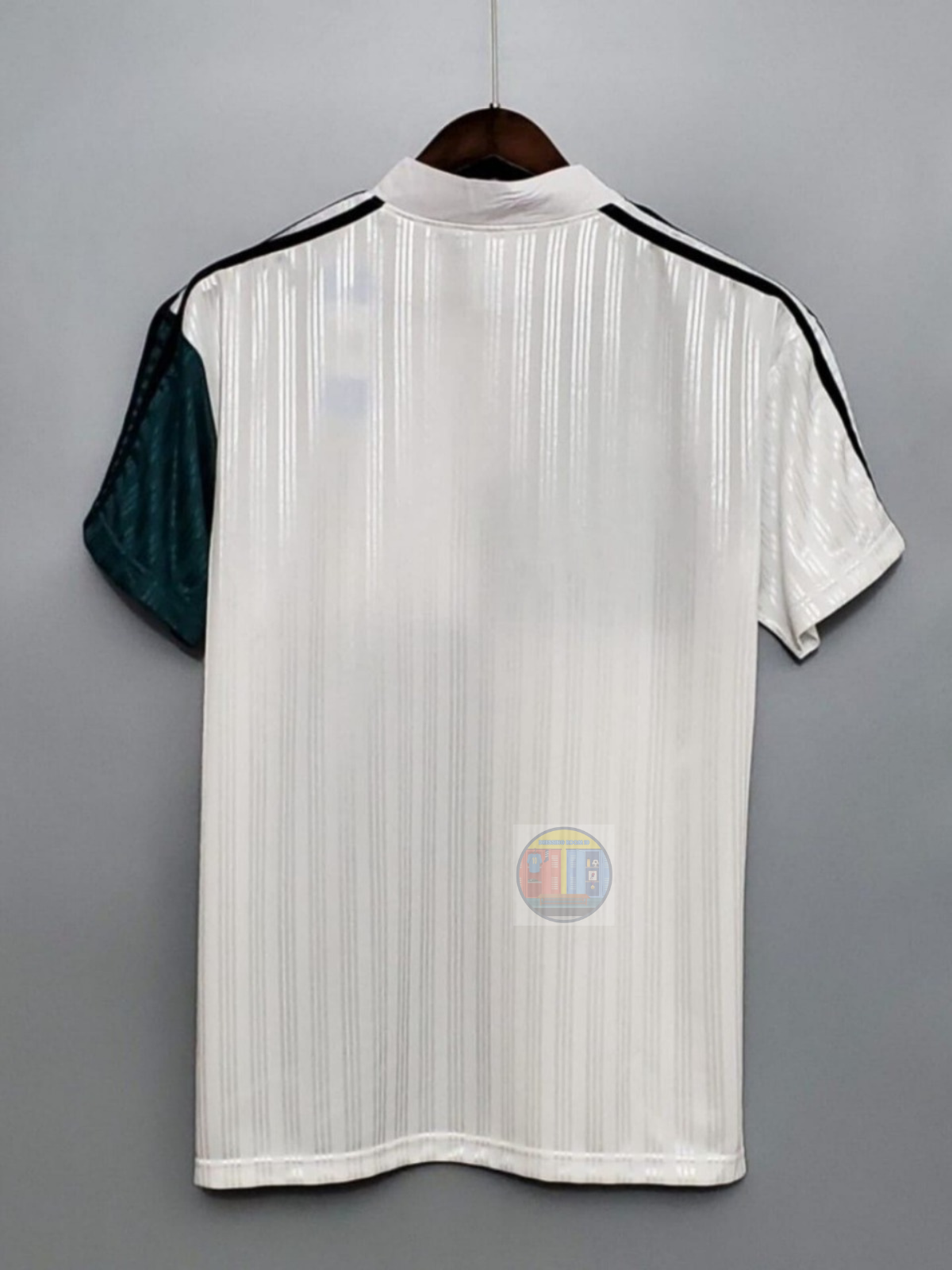 Liverpool 1995-96 Away Retro Jersey
