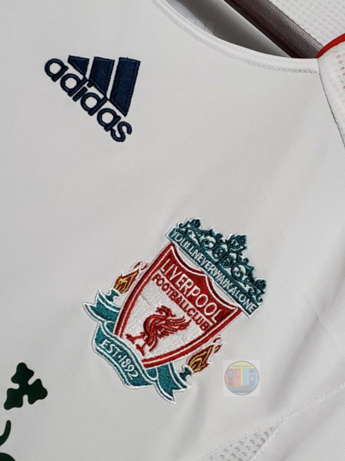 Liverpool 2006-07 Away Retro Jersey