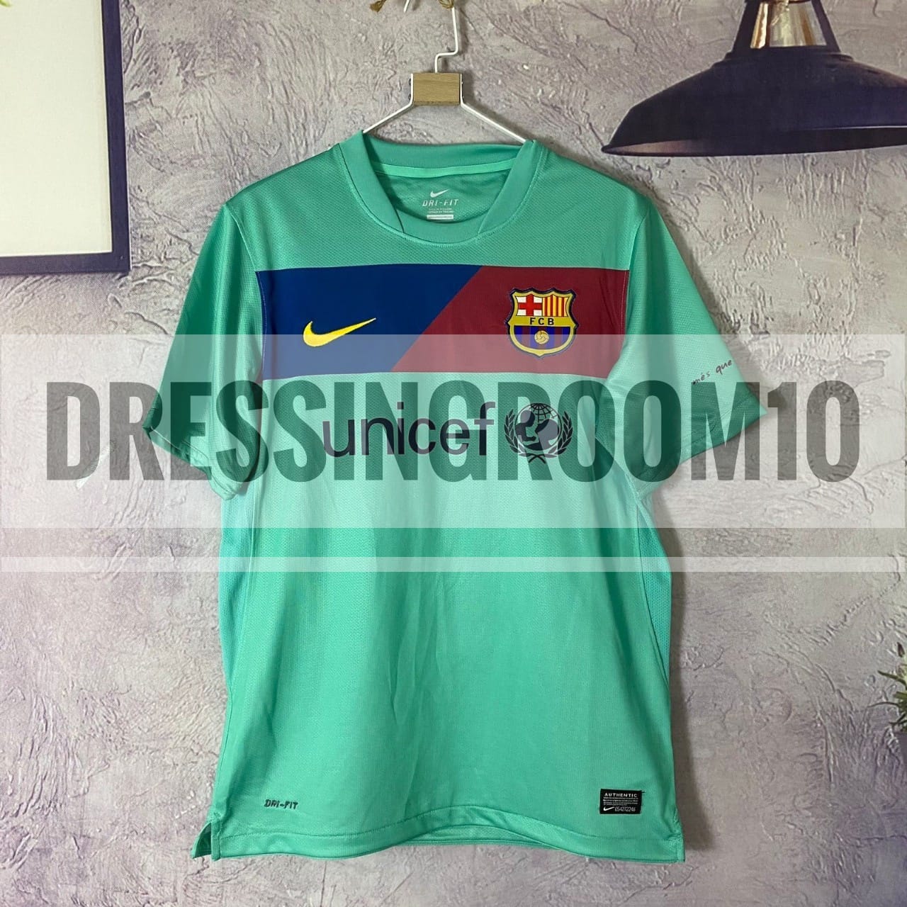 Barcelona 2010-11 Away Retro Jersey